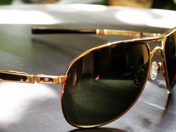 2nd - Like New - SunGlass Original OAKLEY Plaintiff Polished Gold
