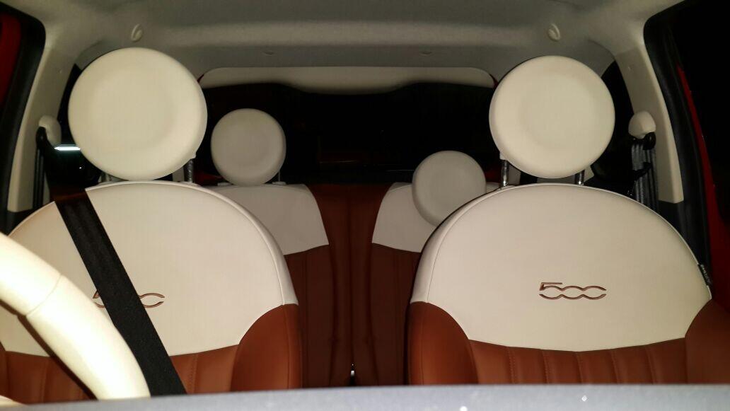 Jual Mobil Fiat 500 warna merah