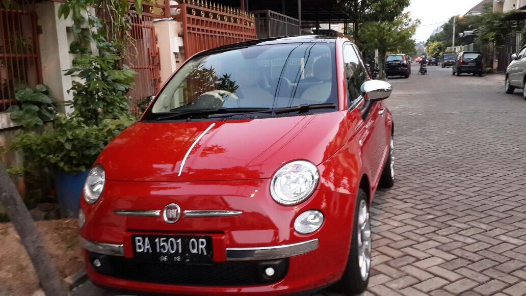 Jual Mobil Fiat 500 warna merah