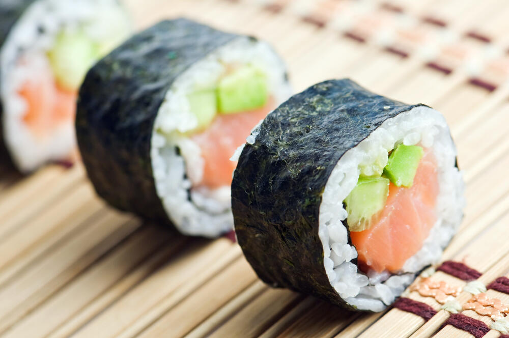 Gila Makanan sushi ini di desain Lucu dan Imut dan Menarik sebelum di makan