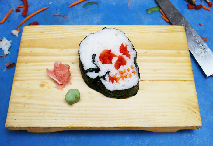 Gila Makanan sushi ini di desain Lucu dan Imut dan Menarik sebelum di makan