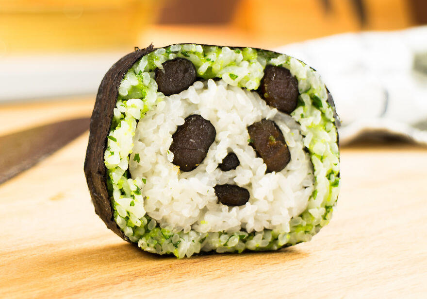 Gila Makanan sushi ini di desain Lucu dan Imut dan Menarik sebelum di makan