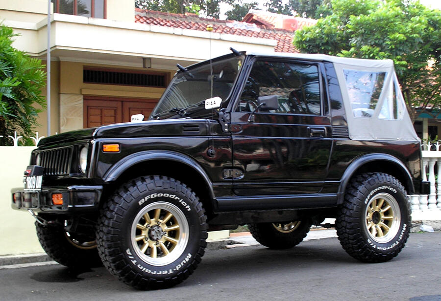 dijual jimny sierra (katana)tahun 2002.