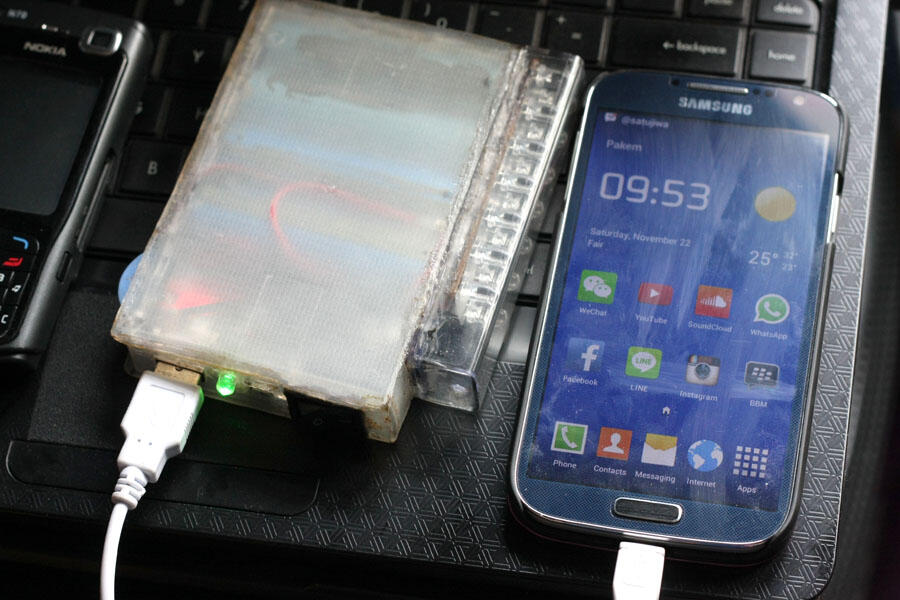 MEMBUAT POWER BANK DARI BATERAI BEKAS + EMERGENCY LAMP 
