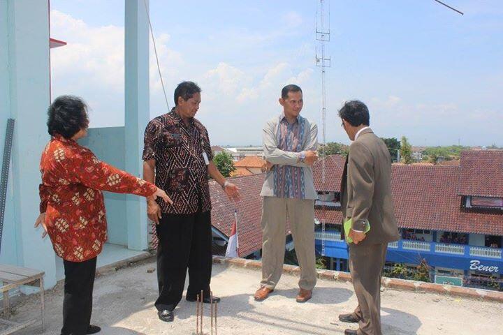 SMK Bhina Tunas Bhakti Juwana Mampu Membuat Lift