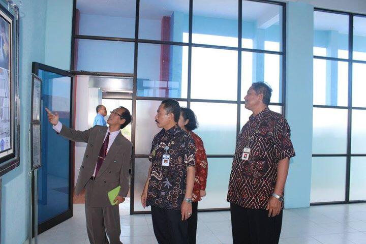 SMK Bhina Tunas Bhakti Juwana Mampu Membuat Lift