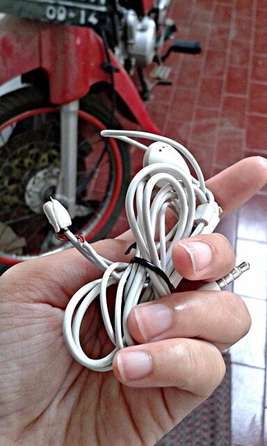WTS iPhone 4S 16 GB (COD Bandung)