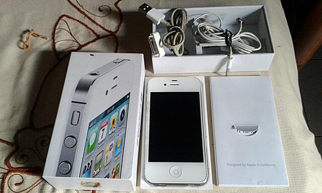 WTS iPhone 4S 16 GB (COD Bandung)