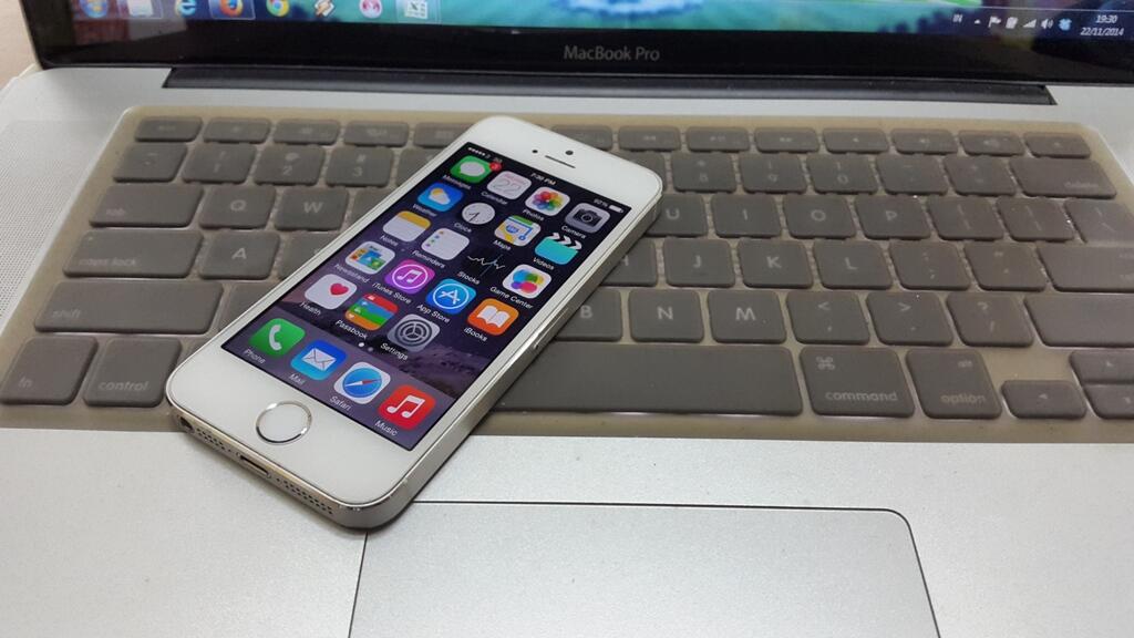 iPhone 5S 32Gb white (second) Garansi Resmi Trikomsel masih panjang