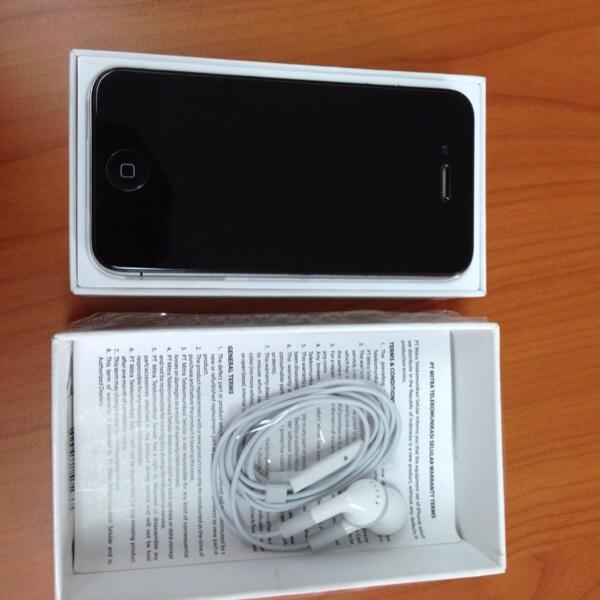 Iphone4 16GB hitam murah lengkap