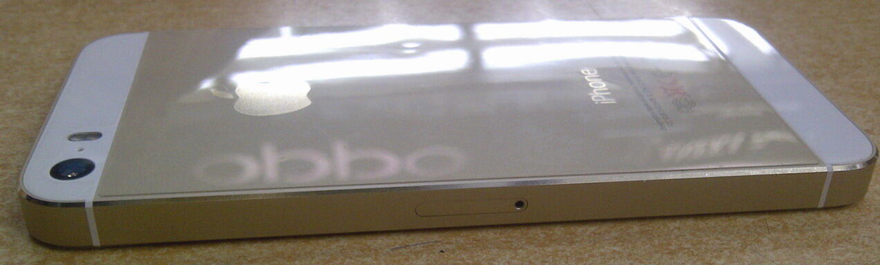 Iphone 5S 32 GB Gold Second Pribadi
