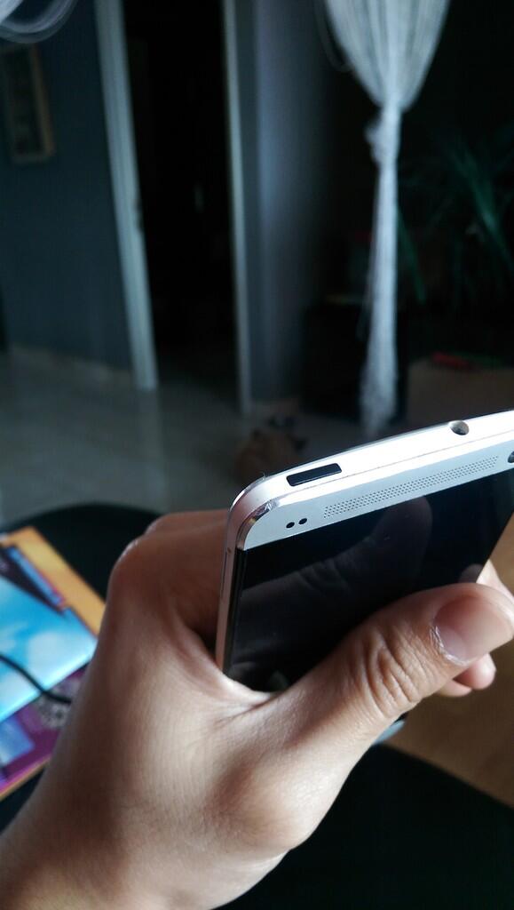 Jual: HTC M7 32GB silver versi Singapore, LTE ready!! User wanita Byk bonus! LANGKA!