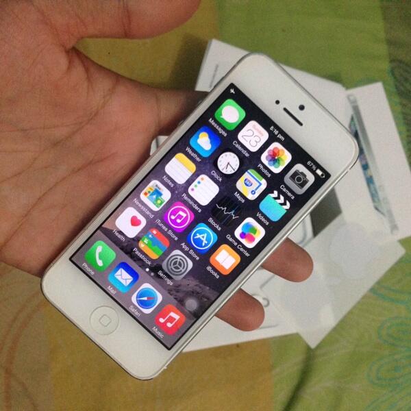 iPhone 5 White 16GB Fullset (FU/GSM) COD BANDUNG