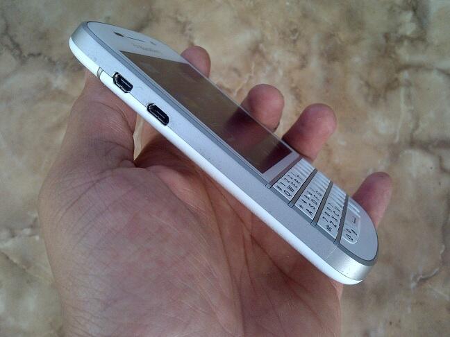 BB Q10 White Mulus Fullset Ctn (Malang)