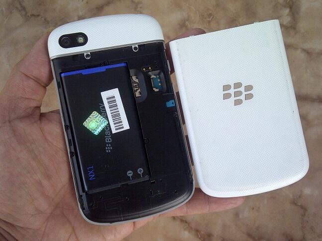 BB Q10 White Mulus Fullset Ctn (Malang)