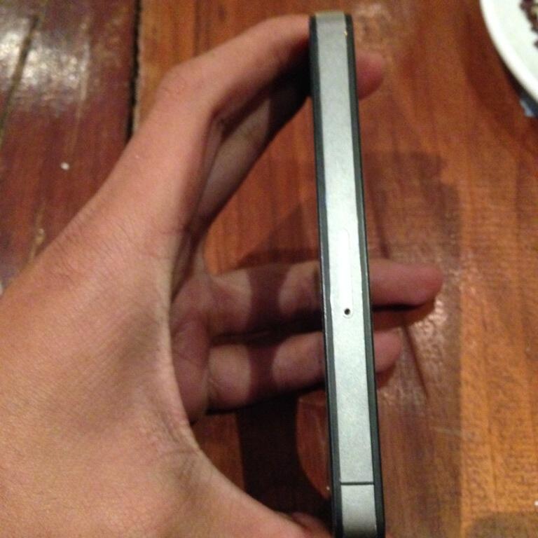 IPHONE 4 16GB Black Bandung