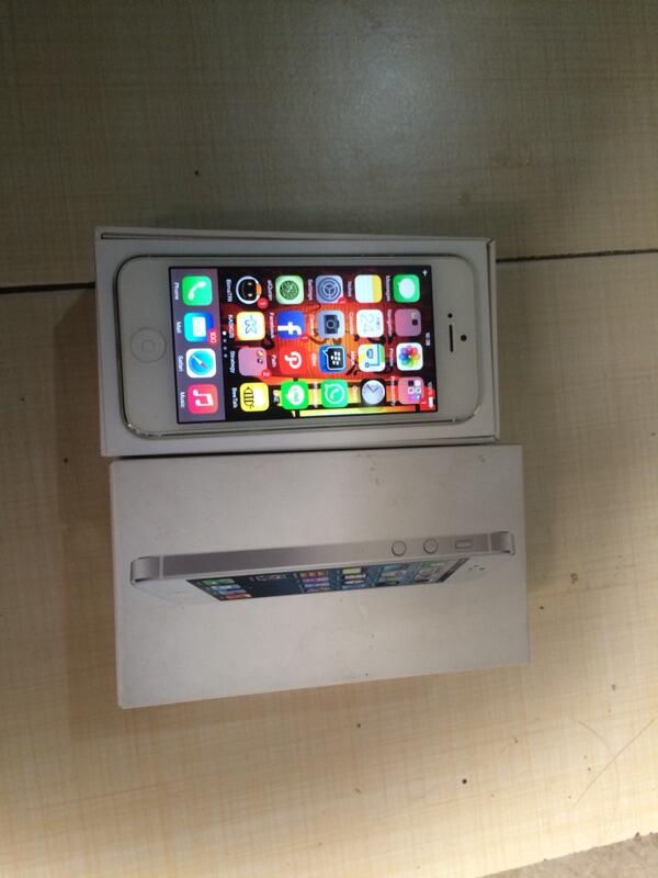Iphone 5 64gb white Fu Gsm fulsett Bandung