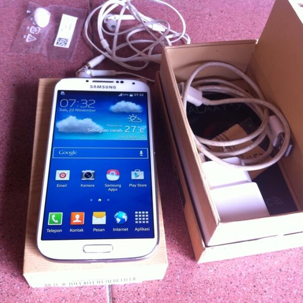 2nd Samsung S4 i9500 white pemakaian 6 bulan dijamin ori