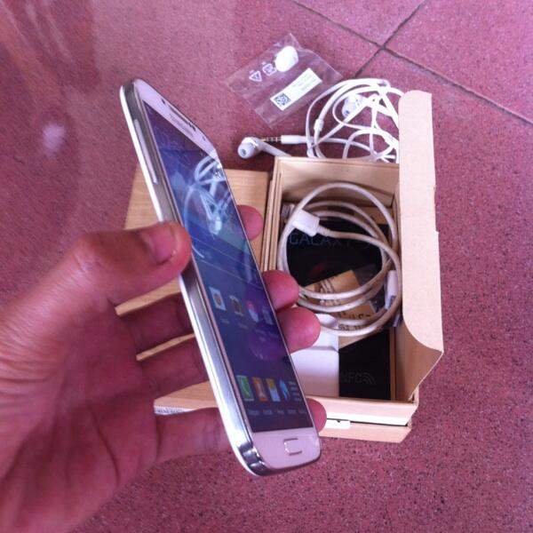 2nd Samsung S4 i9500 white pemakaian 6 bulan dijamin ori
