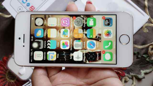 Iphone 5s 16gb FU Gold fullset garansi SES Yogyakarta COD REKBER