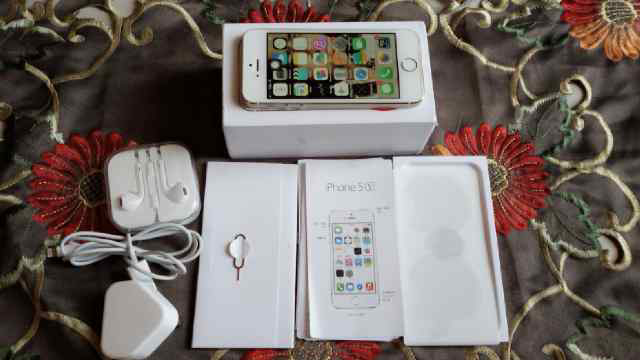 Iphone 5s 16gb FU Gold fullset garansi SES Yogyakarta COD REKBER