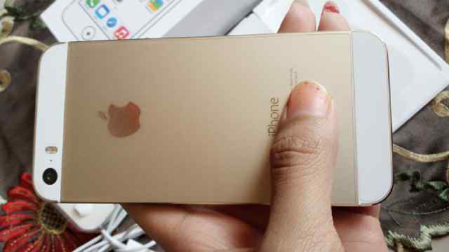 Iphone 5s 16gb FU Gold fullset garansi SES Yogyakarta COD REKBER