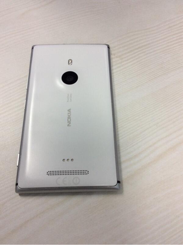 Nokia Lumia 925 putih 16 GB