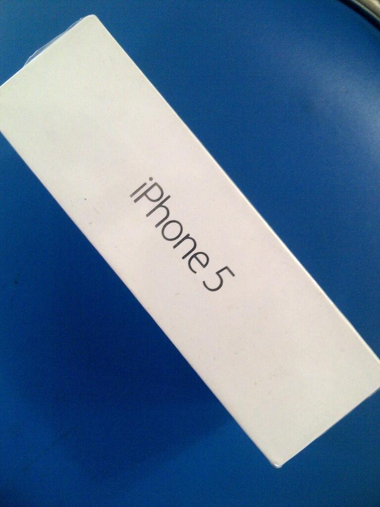IPHONE 5 WHITE 16GB BNIB NEW SEGEL GAN.