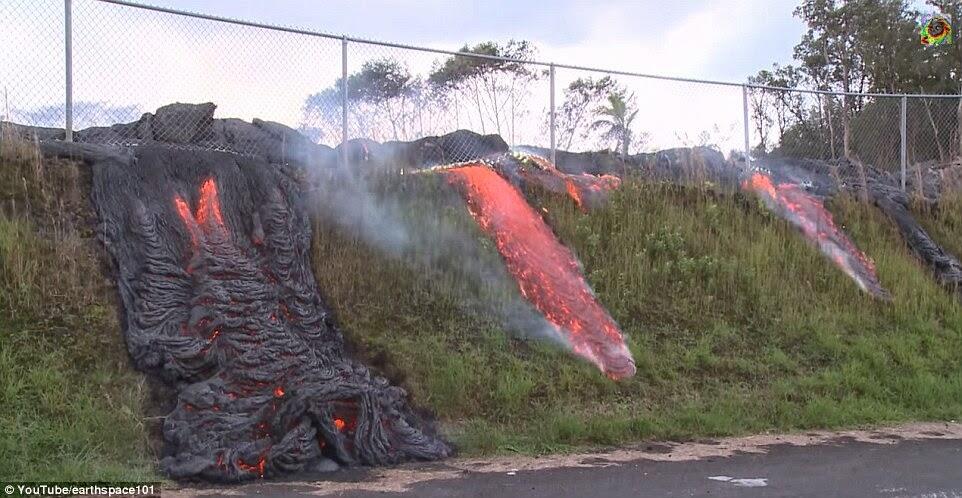 Foto-foto Lava Hancurkan Pemukiman Penduduk