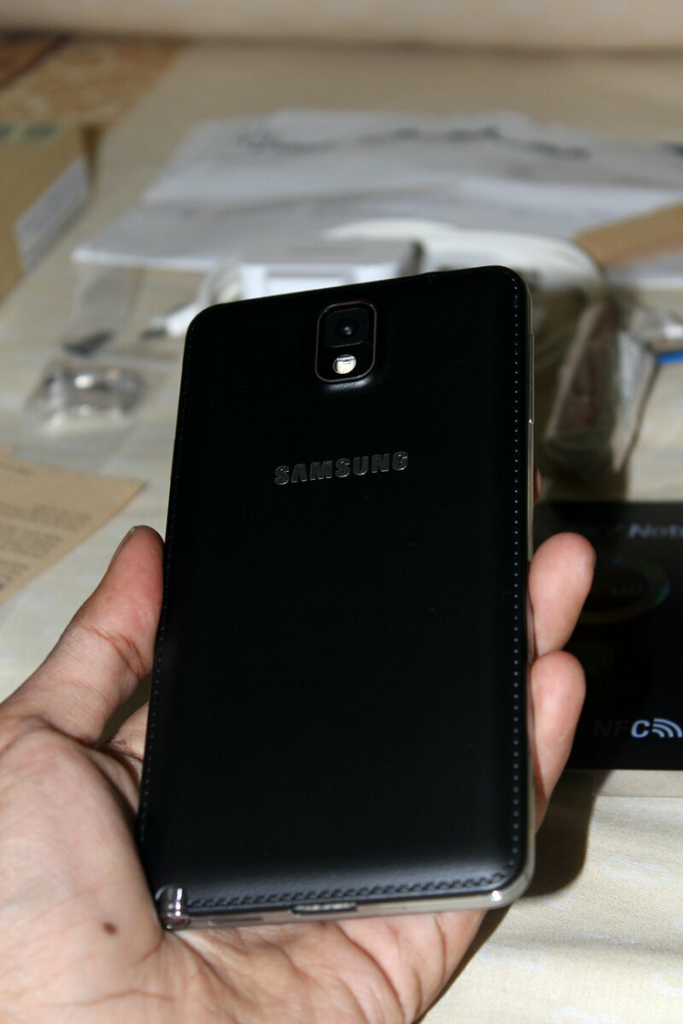 SAMSUNG GALAXY NOTE 3 MULUS ISTIMEWA FULLSET Black Ada Bonusnya
