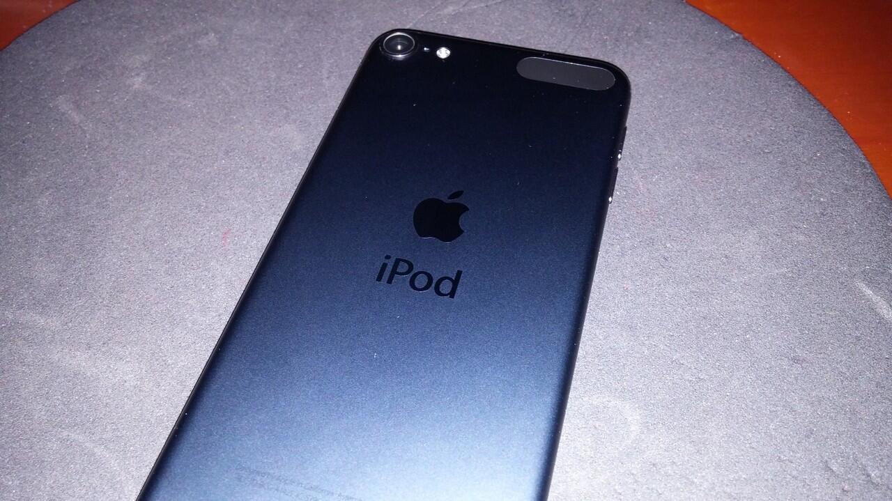 JUAL CEPAT IPOD TOUCH 5TH GENERATION 64GB 100% MULUS LIKE NEW MURAH MERIAH