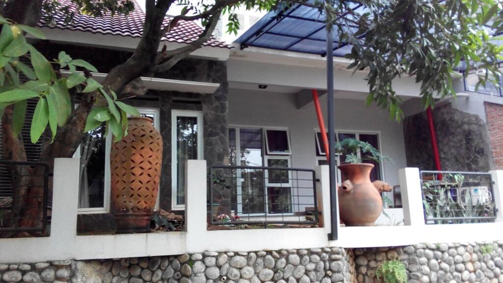 RUMAH VILA DI TUGU INDAH dekat UI-DEPOK