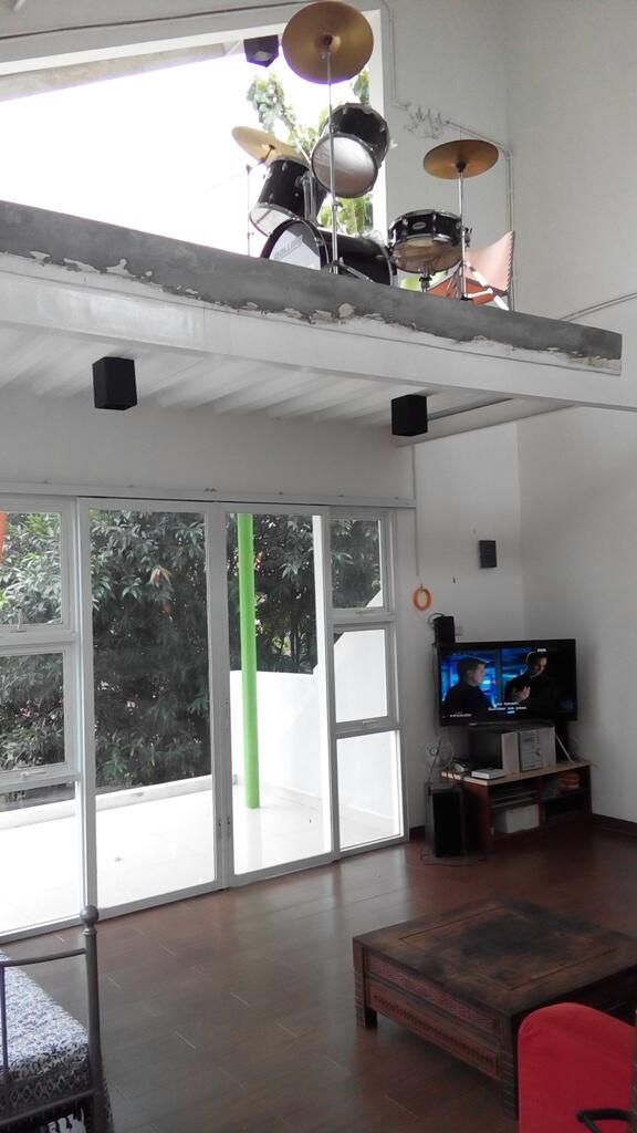 RUMAH VILA DI TUGU INDAH dekat UI-DEPOK
