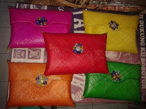 Clutch pandan kerajinan rajapolah