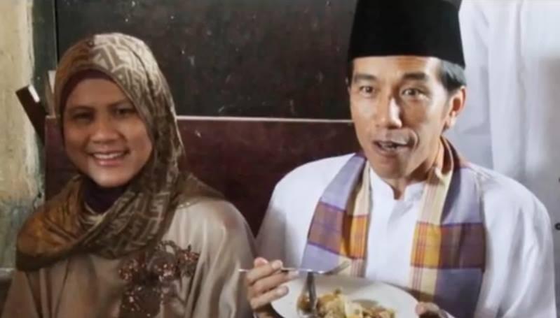 Kemesraan Pak Jokowi dan Ibu Iriana - Bikin Ane Terharu Gan