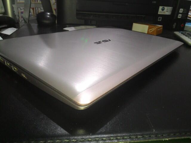 WTS ASUS 200E i3 Touchscreen