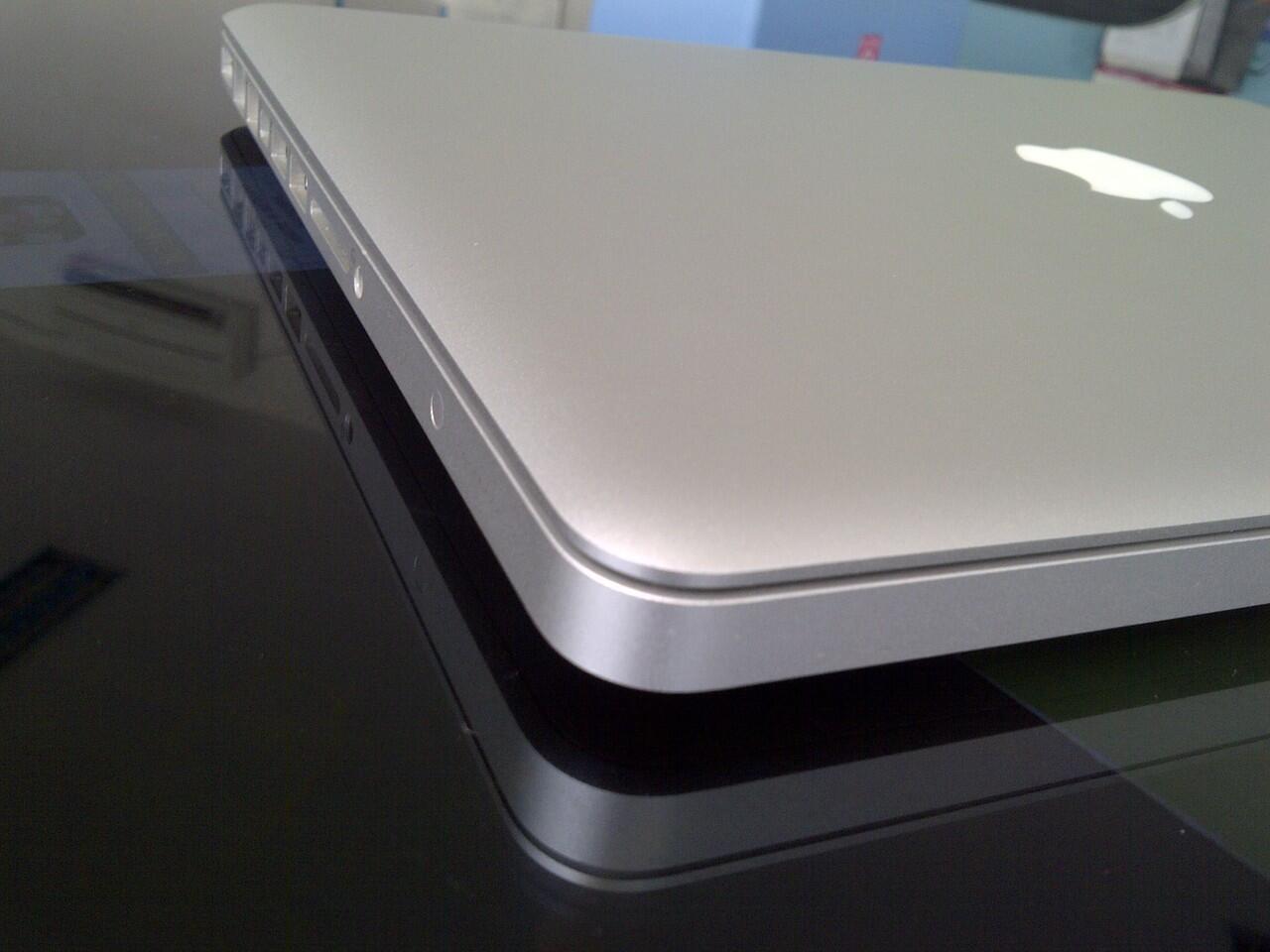 MacBook Pro 8.1 MC700 ZA Mint Conditions