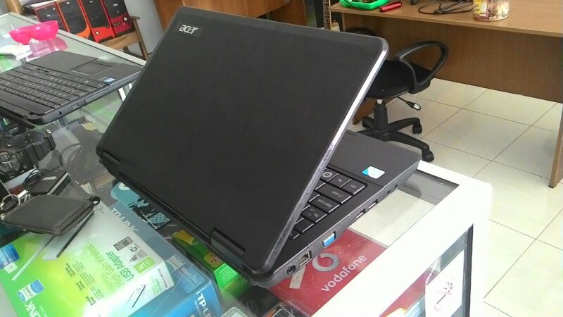 Acer Aspire 5734 layar lebar 15.6" Muraah