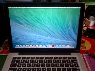 Macbook Pro 8.1 Core i7 Layar 13 Inch CC 62 ISTIMEWA