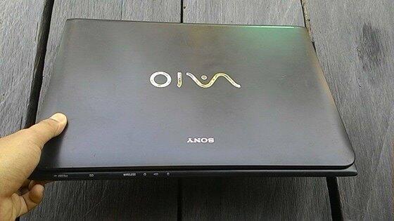 sepaket sony vaio dan toshiba i3