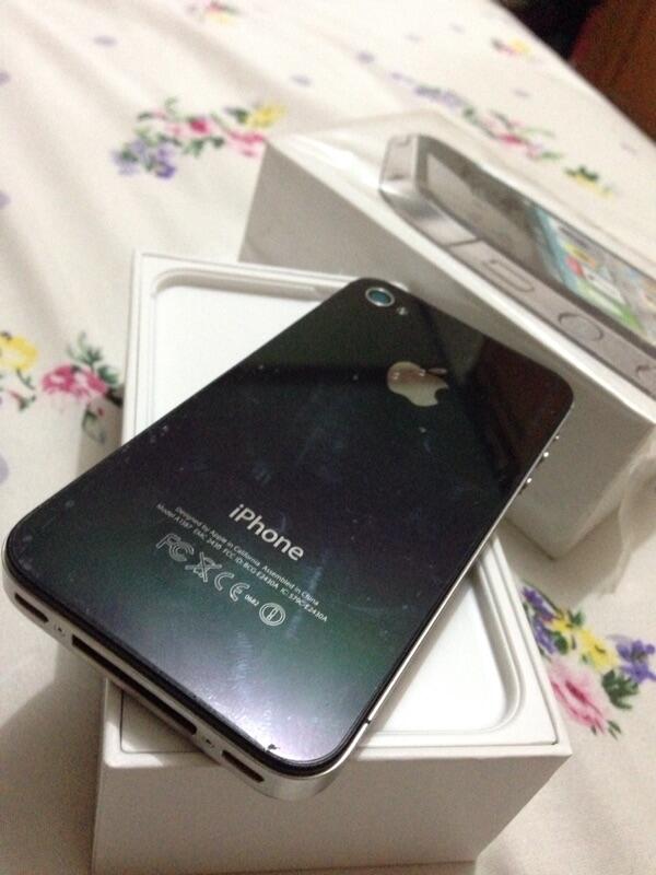 Cari Iphone 4s 16gb black mulus & lengkap  KASKUS