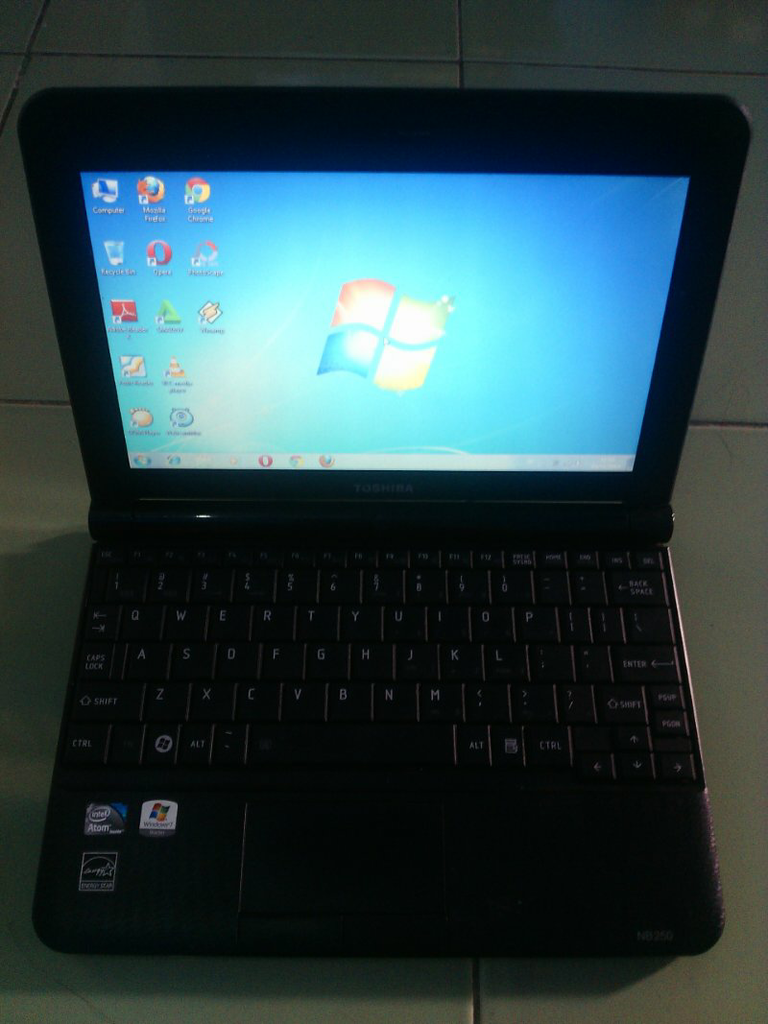 Netbook Toshiba NB250 Bekasi