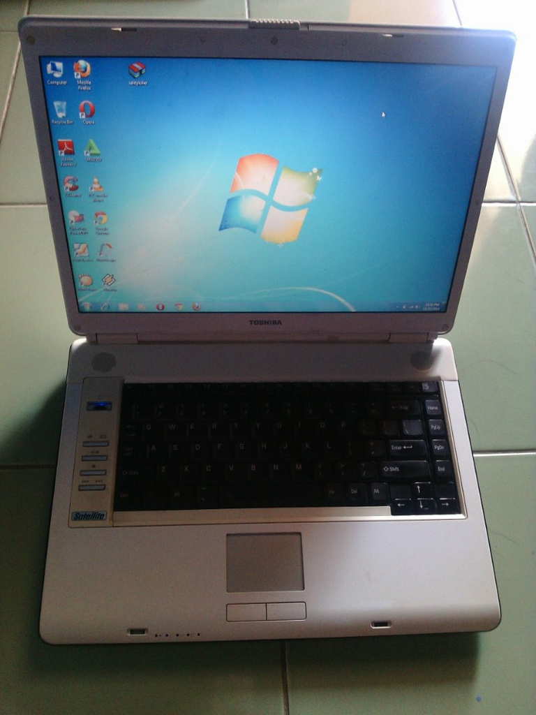 Laptop Toshiba Satellite A100 Core 2 Duo 15.4" Bekasi