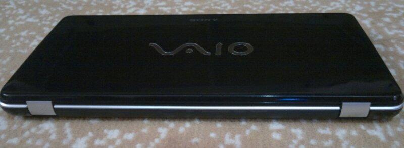 Laptop mini sony vaio 8 inch barangkali ada yg minat, murah aja gan.