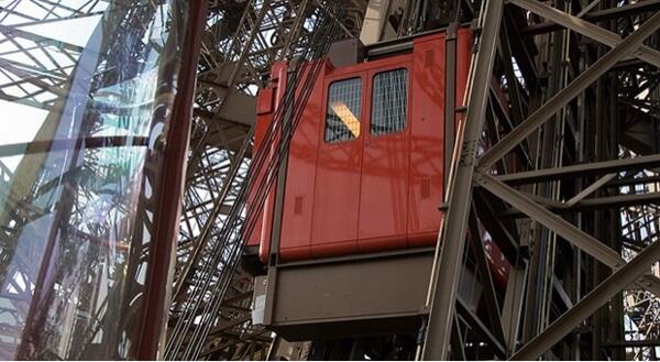 5 Elevator Paling Menakutkan Di Dunia