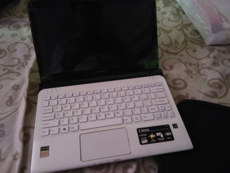 sony vaio white