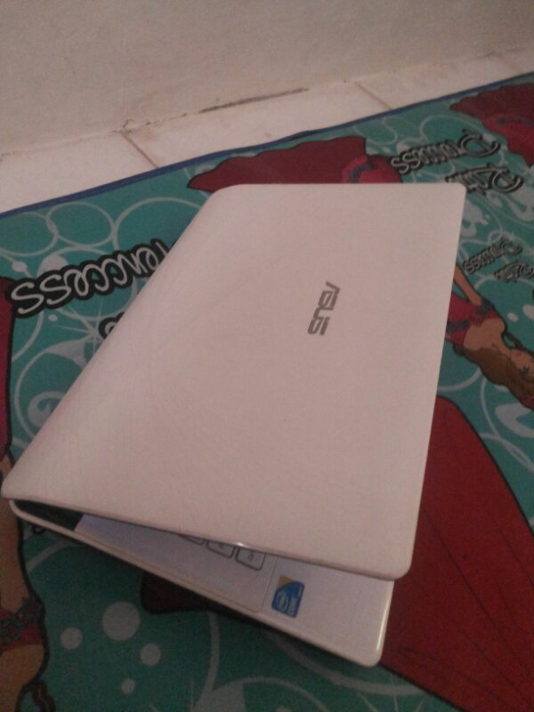 ASUS K42JR CORE I7 HDD 500 RAM 2GB VGA ATI 5400