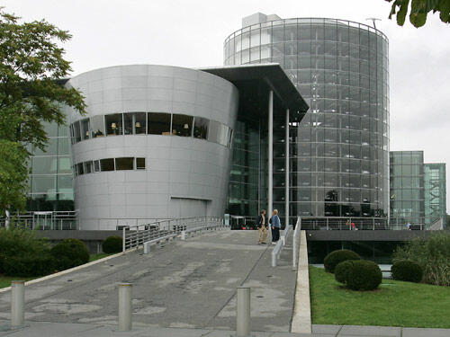 15 Perusahaan Pabrik Paling Unik Aneh di Dunia