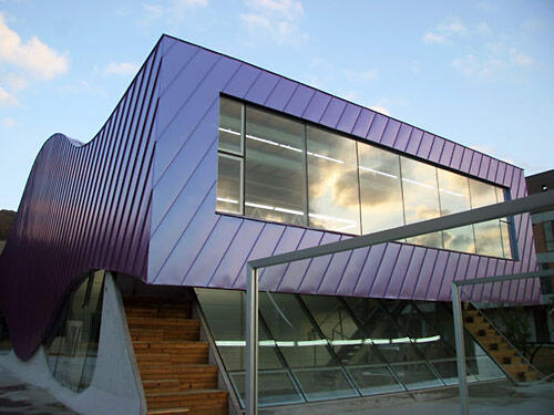 15 Perusahaan Pabrik Paling Unik Aneh di Dunia