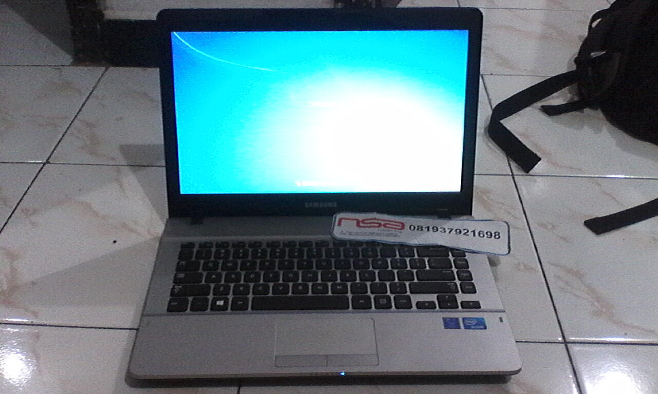 SAMSUNG NP300E4V MALANG